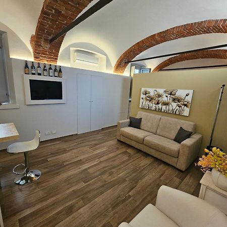 Bilocale In Centro Storico! Apartment Алба Екстериор снимка