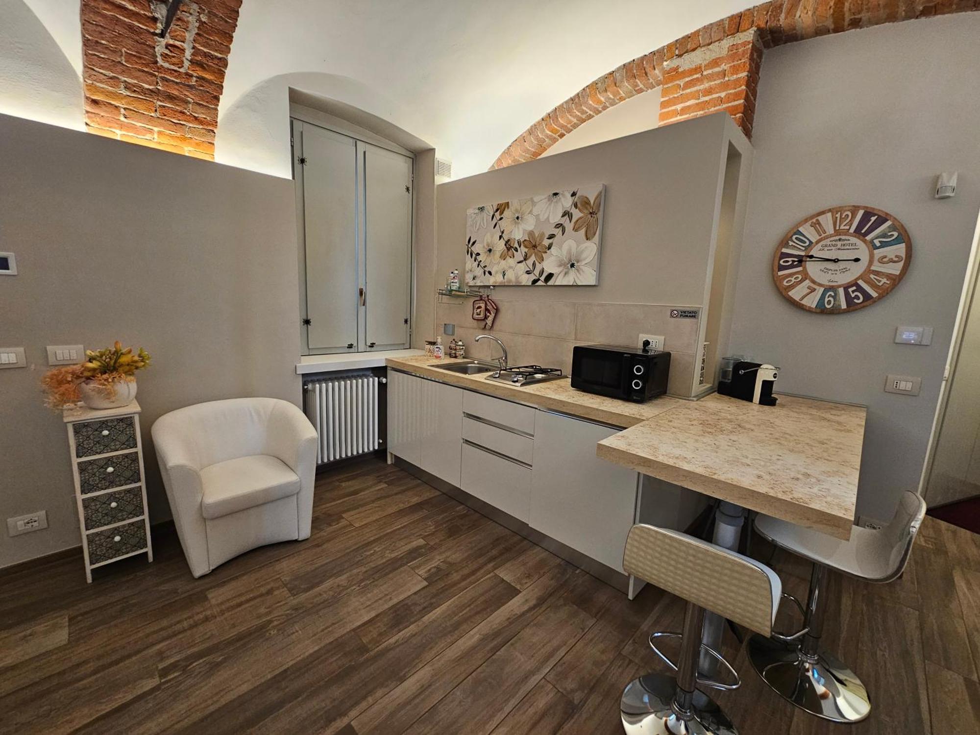 Bilocale In Centro Storico! Apartment Алба Екстериор снимка