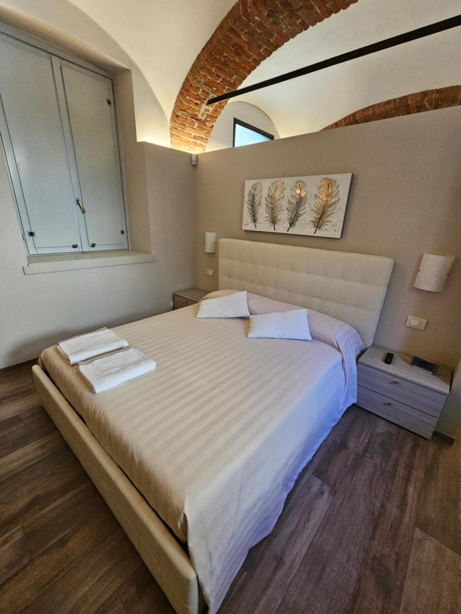 Bilocale In Centro Storico! Apartment Алба Екстериор снимка